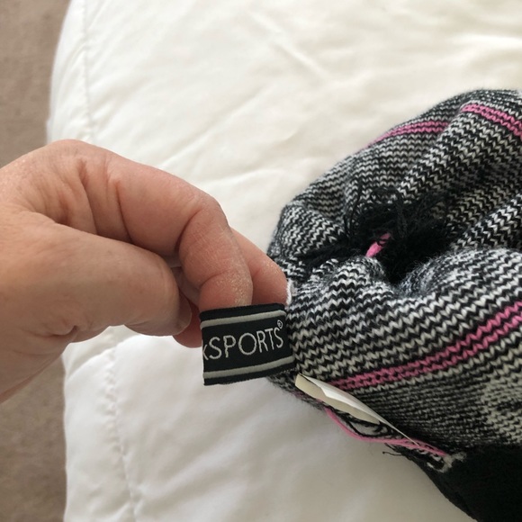 Softball Winter Hat, Black and Pink - Picture 4 of 4